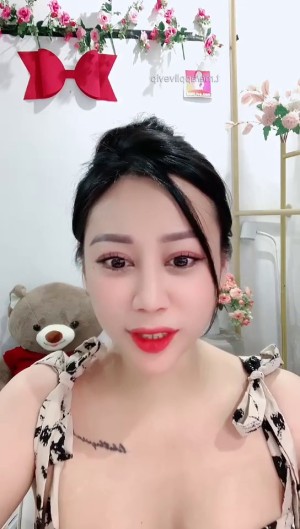 Idol Ni vú to ngon xinh đã quá Pepsi ơi! – YYlive Ni