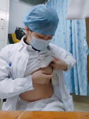 nữ y tá tranh thủ show hàng lúc nghỉ trưa – cliphot net